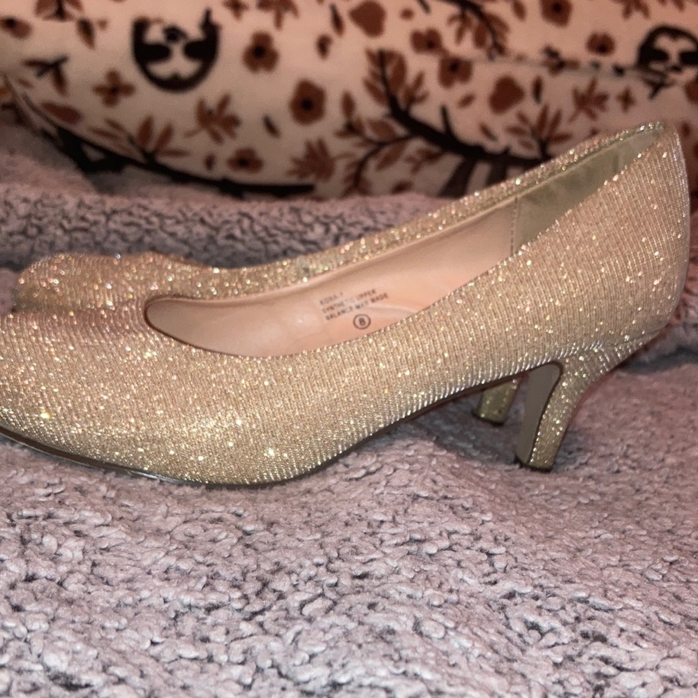 Super cute gold sparkle Heels 👠